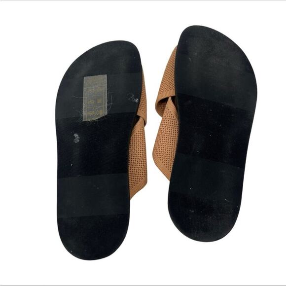 EVERLANE The ReKnit Form Crossover Sandal in Tan Caramel Slip On Comfort 8 NEW - Picture 9 of 11